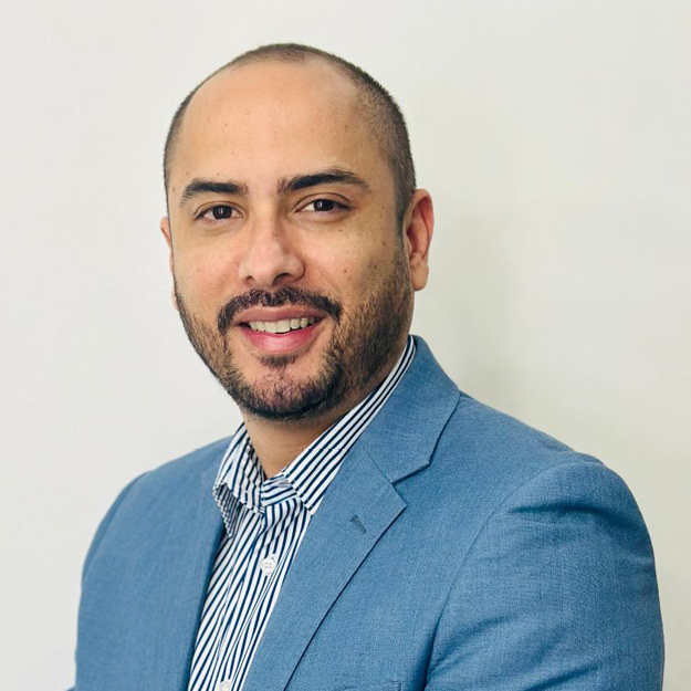 Moderador: Gezer Molina